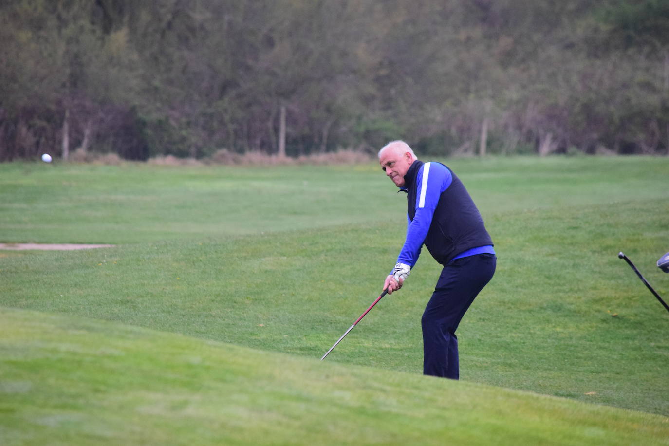 Los jugadores disfrutaron de una gran jornada de golf en el primer torneo de la Liga de Golf y Vino.