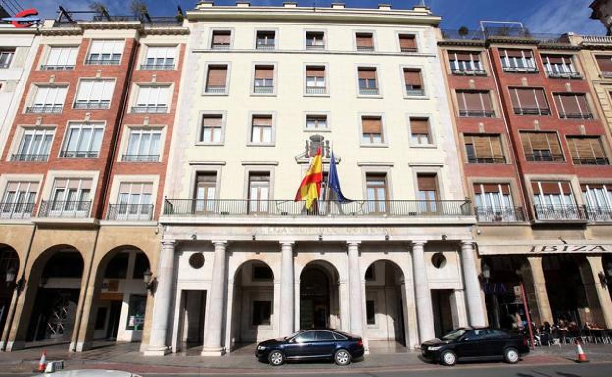 Fachada de la Delegción del Gobierno. 