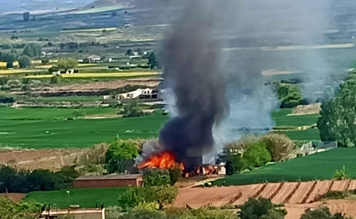 Al menos cuatro perros muertos en un incendio en Villamediana