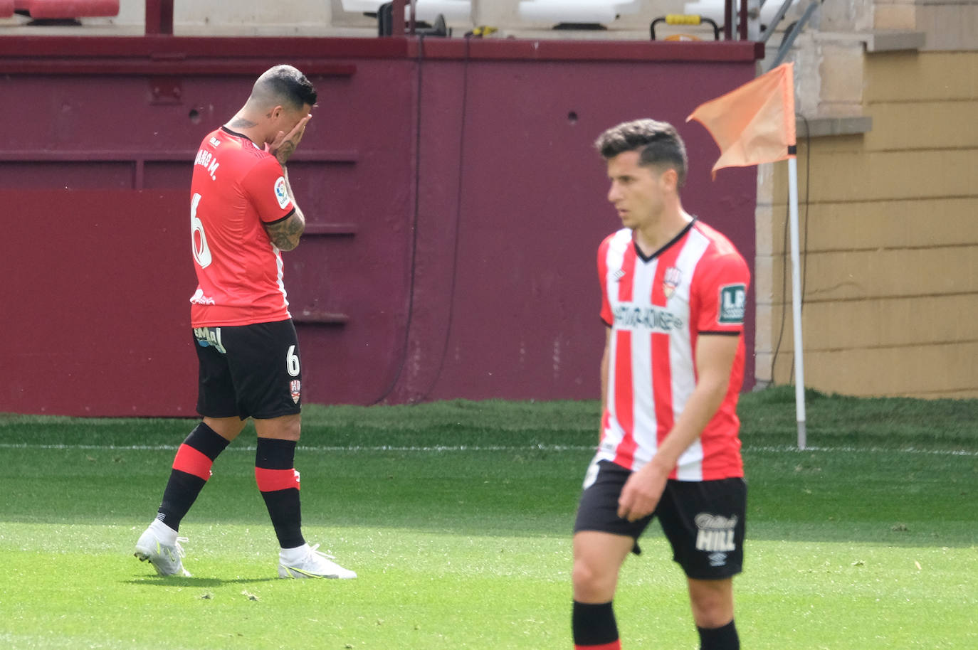 Fotos: Las imágenes de la derrota de la UD Logroñés ante el Cartagena