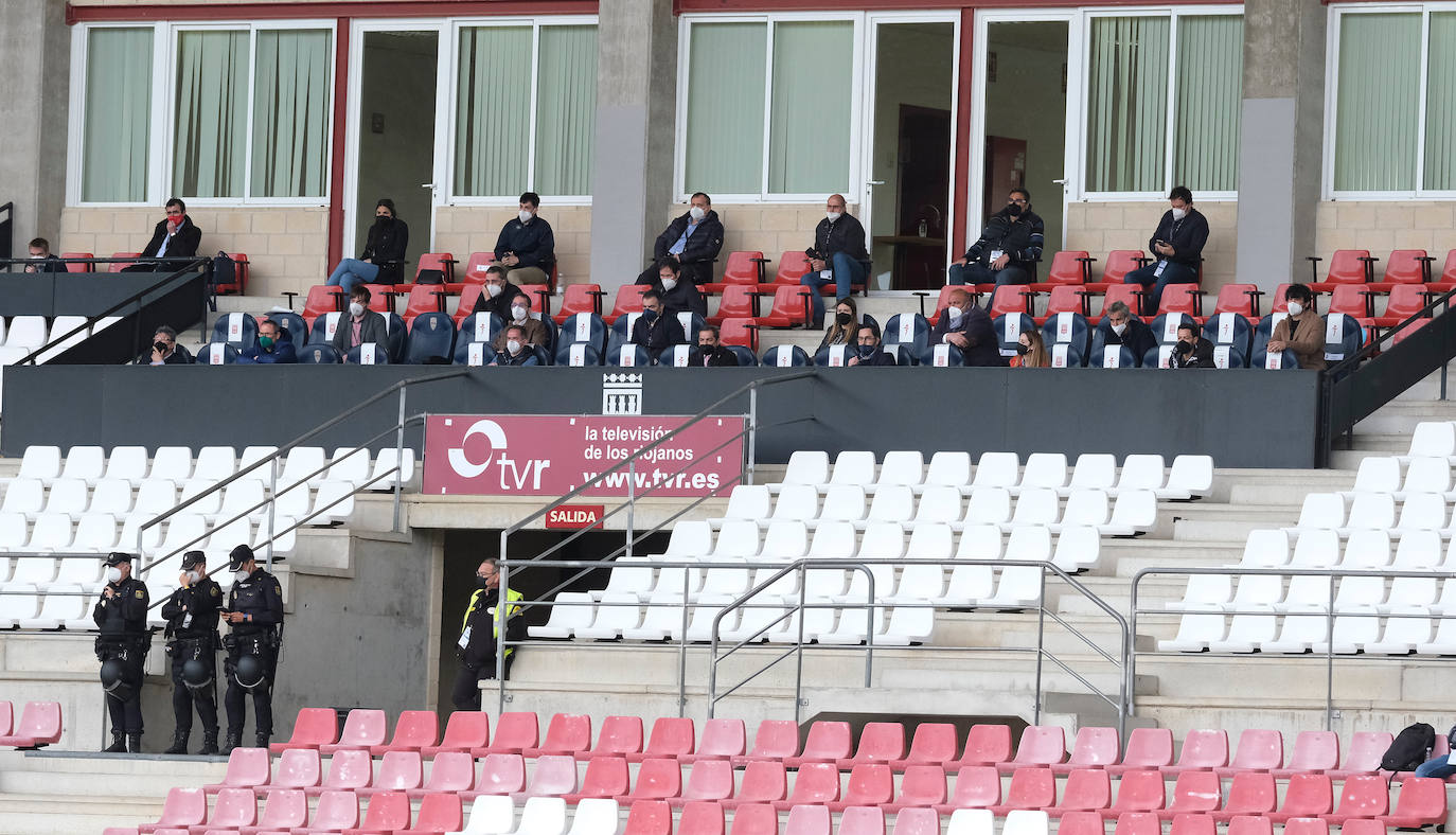 Fotos: Las imágenes de la derrota de la UD Logroñés ante el Cartagena