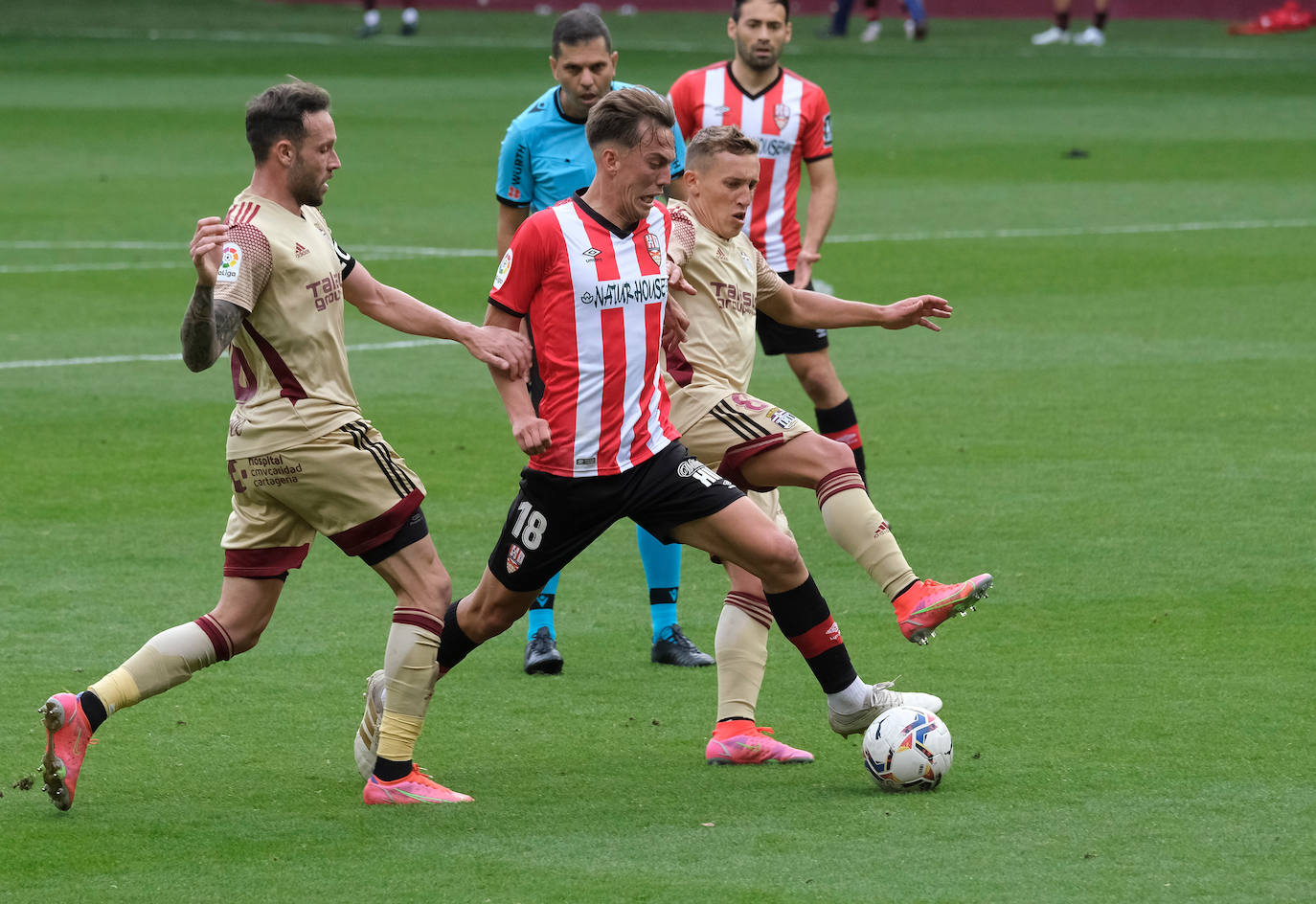 Fotos: Las imágenes de la derrota de la UD Logroñés ante el Cartagena