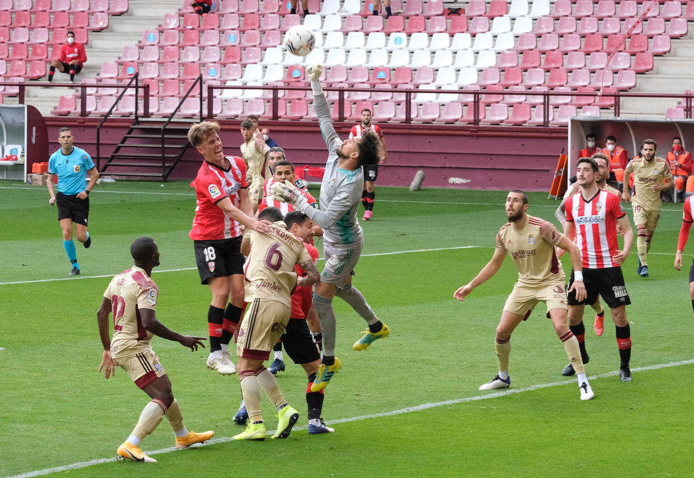 Fotos: Las imágenes de la derrota de la UD Logroñés ante el Cartagena