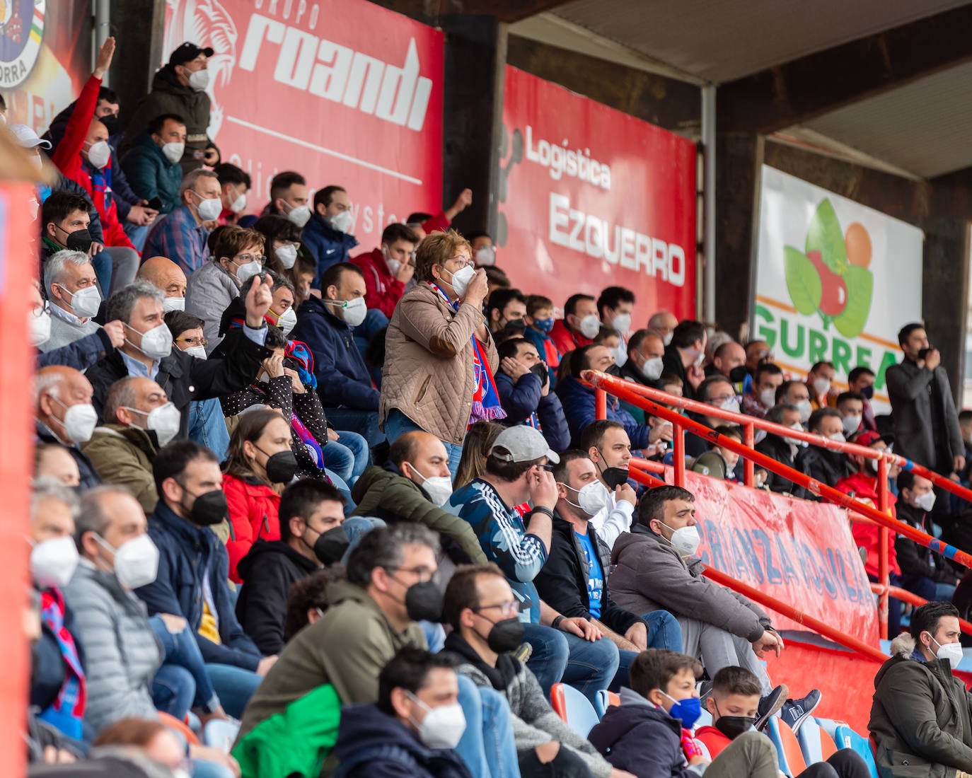 Fotos: Importantísima victoria del Calahorra ante el Athletic B