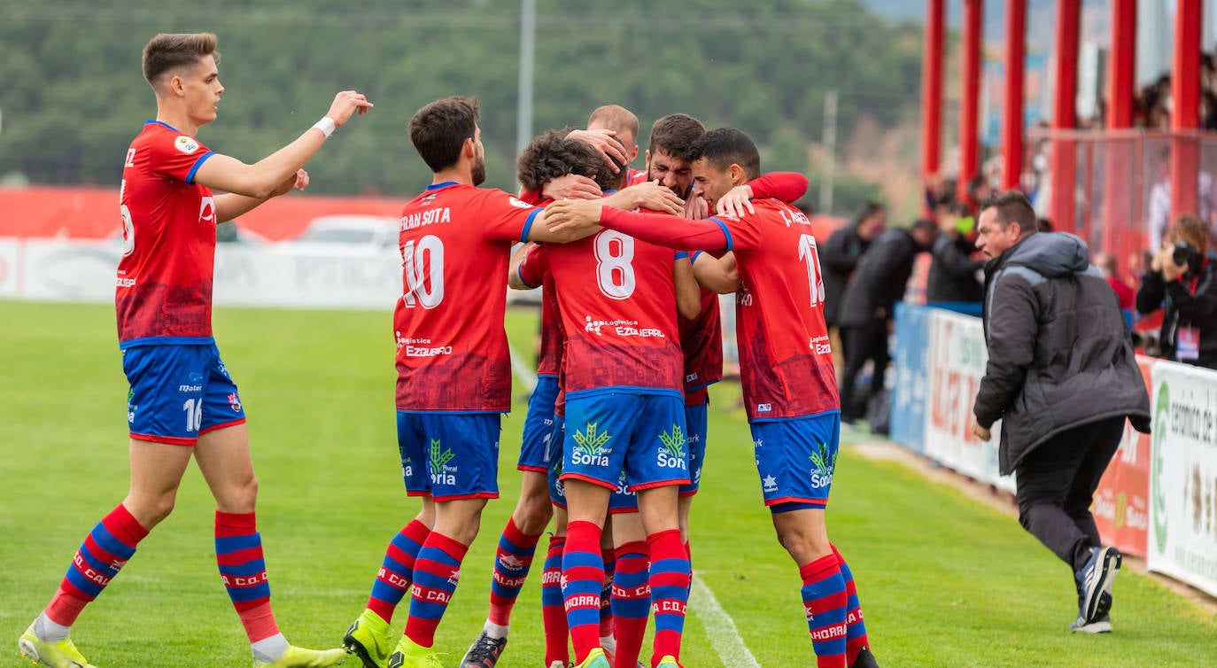 Fotos: Importantísima victoria del Calahorra ante el Athletic B