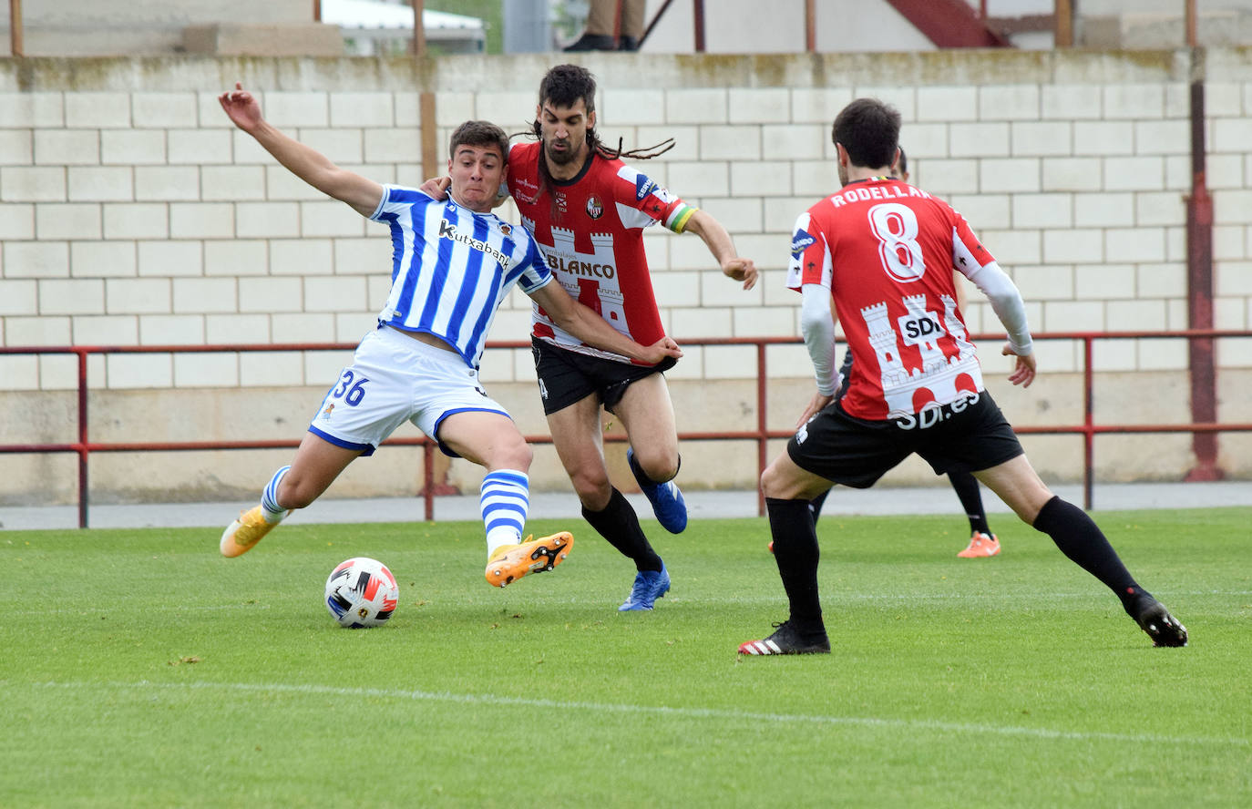 Fotos: Las imágenes del empate entre la SD Logroñés y la Real Sociedad B