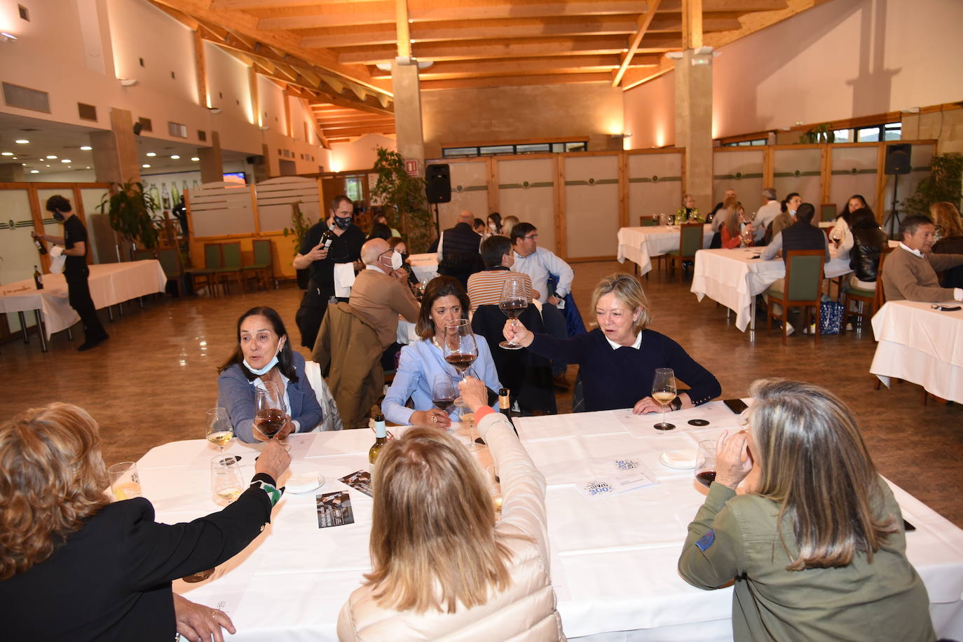 Entrega de premios a los ganadores del Torneo Viña Ijalba, de la Liga de Golf y Vino.