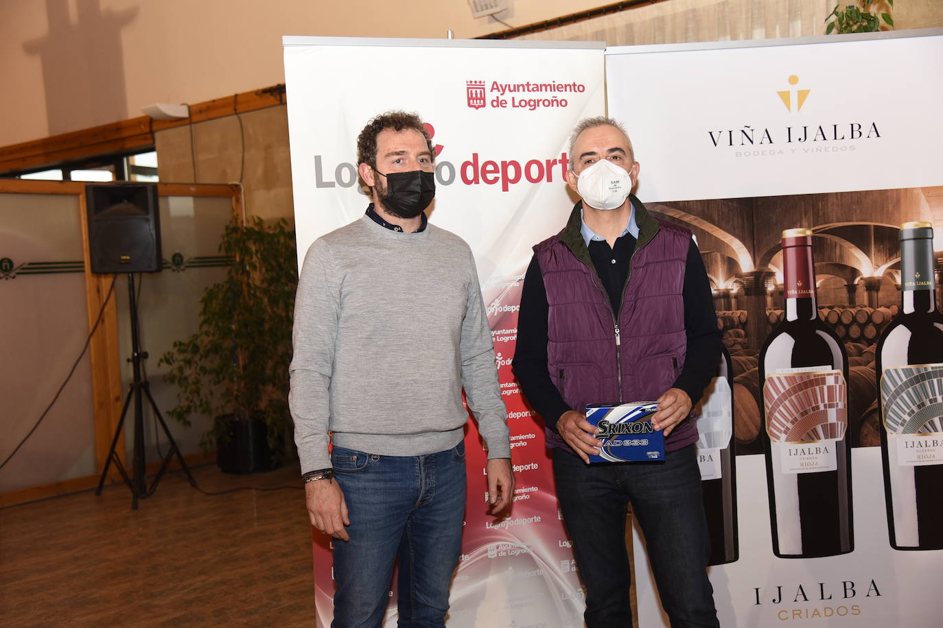 Entrega de premios a los ganadores del Torneo Viña Ijalba, de la Liga de Golf y Vino..