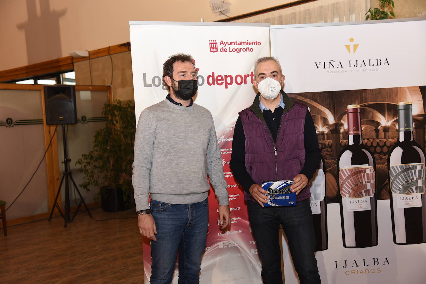 Entrega de premios a los ganadores del Torneo Viña Ijalba, de la Liga de Golf y Vino..