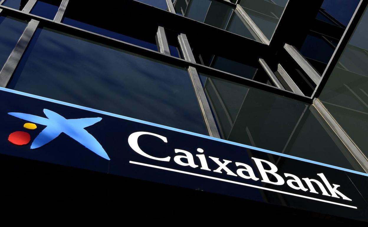 CaixaBank rebaja en 500, hasta 7.791, los afectados por el ERE