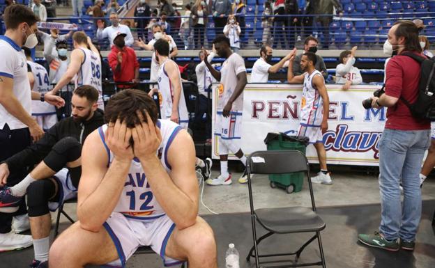 Desolación en los jugadores del Clavijo tras quedar eliminados. 