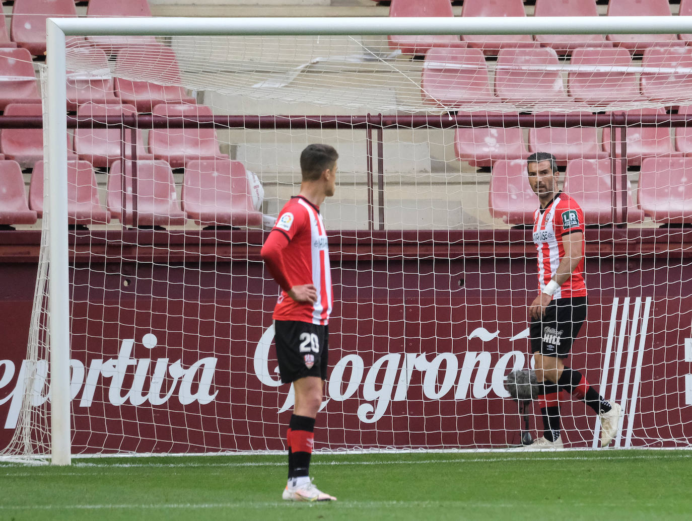 Fotos: Las imágenes de la dura derrota de la UD Logroñés ante el Girona