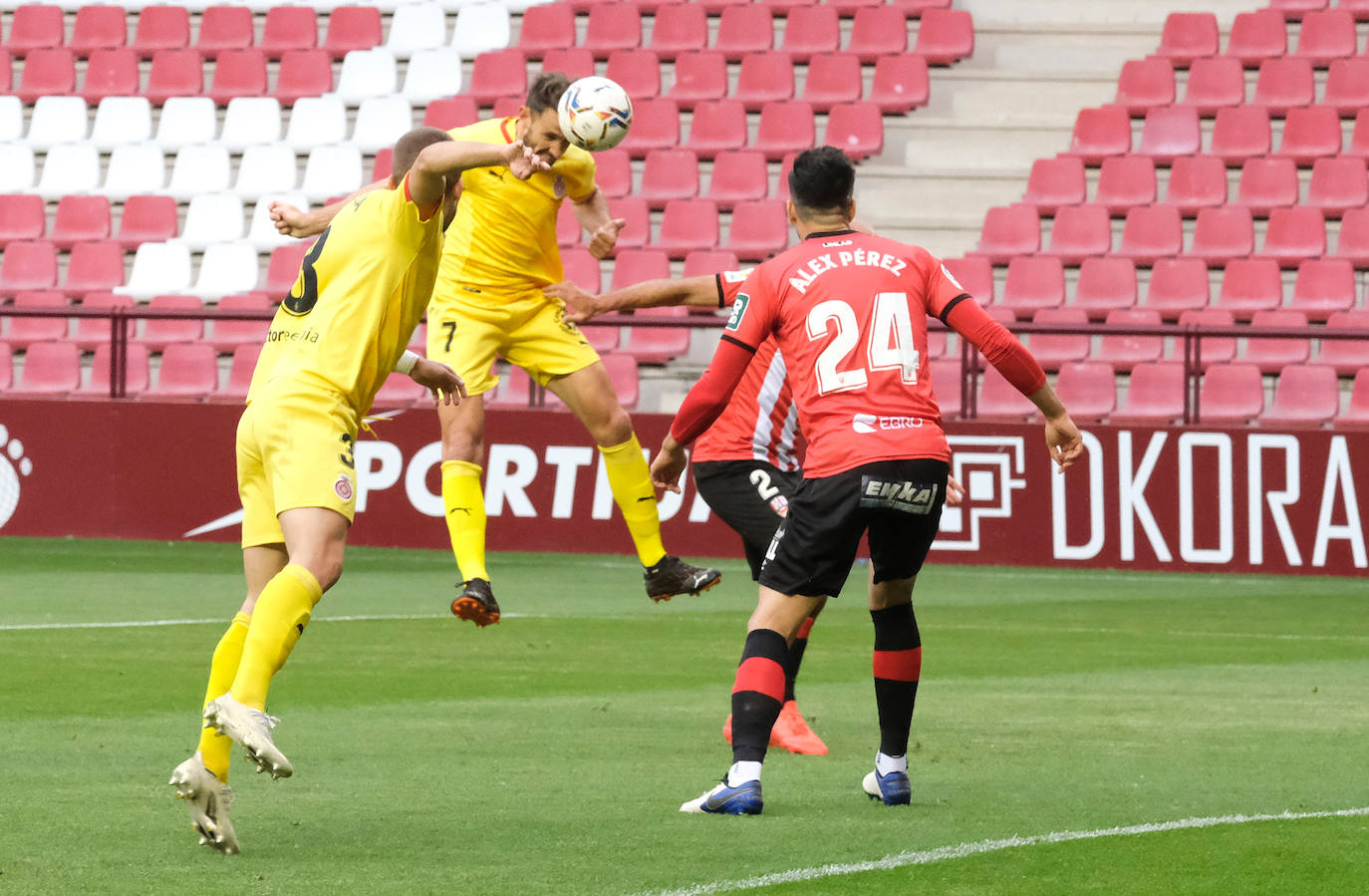 Fotos: Las imágenes de la dura derrota de la UD Logroñés ante el Girona