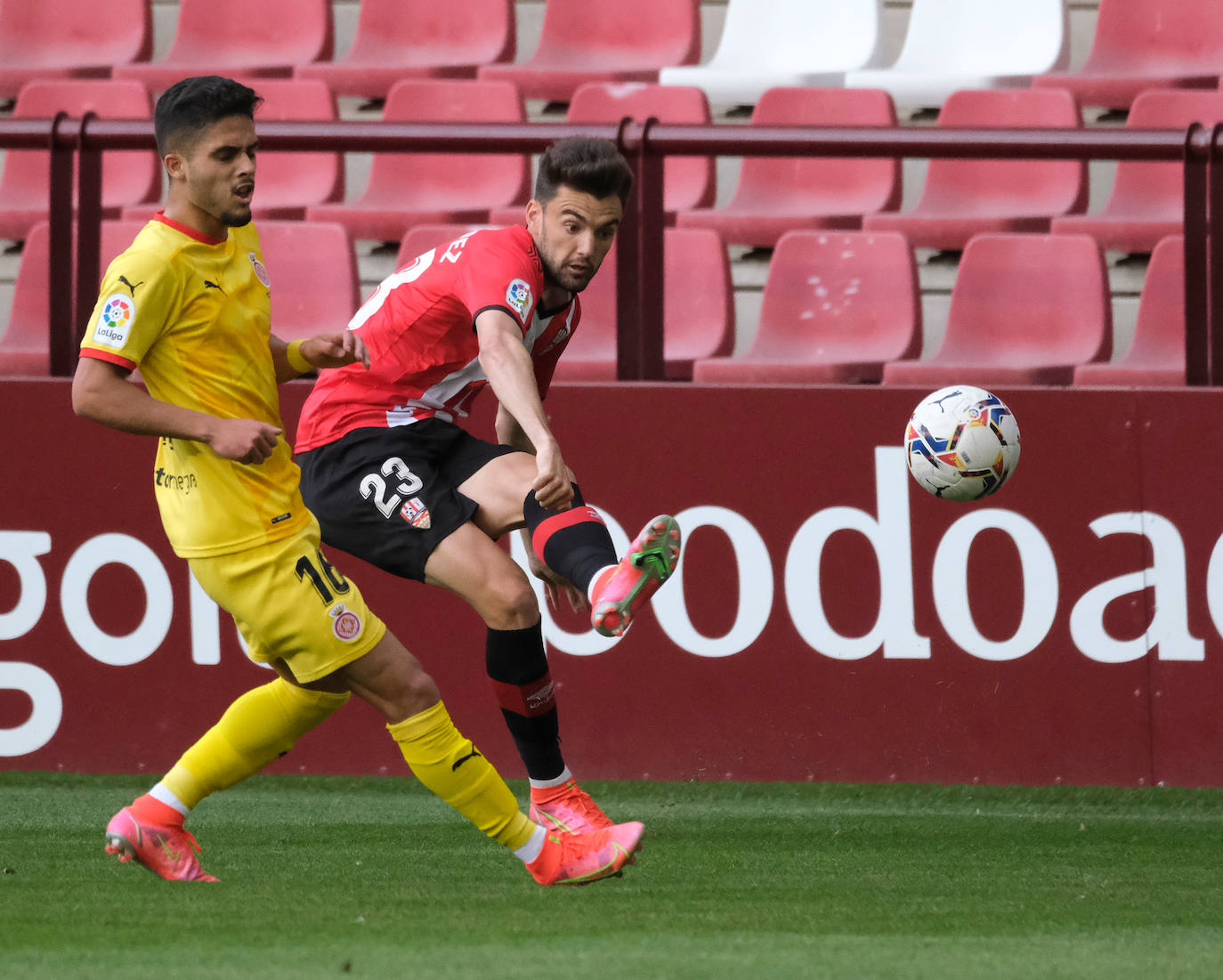 Fotos: Las imágenes de la dura derrota de la UD Logroñés ante el Girona