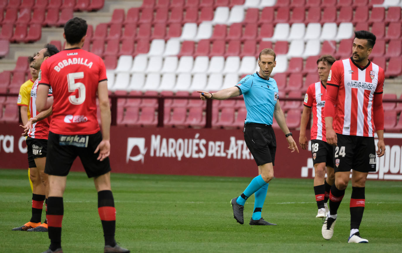 Fotos: Las imágenes de la dura derrota de la UD Logroñés ante el Girona