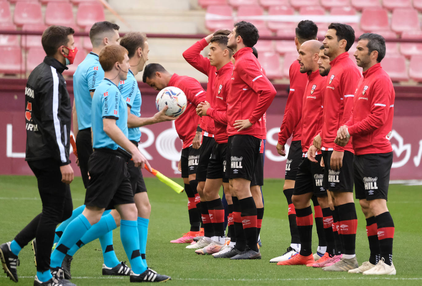 Fotos: Las imágenes de la dura derrota de la UD Logroñés ante el Girona