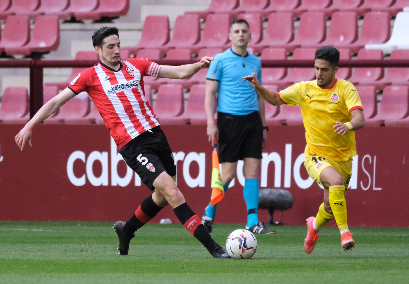 Fotos: Las imágenes de la dura derrota de la UD Logroñés ante el Girona