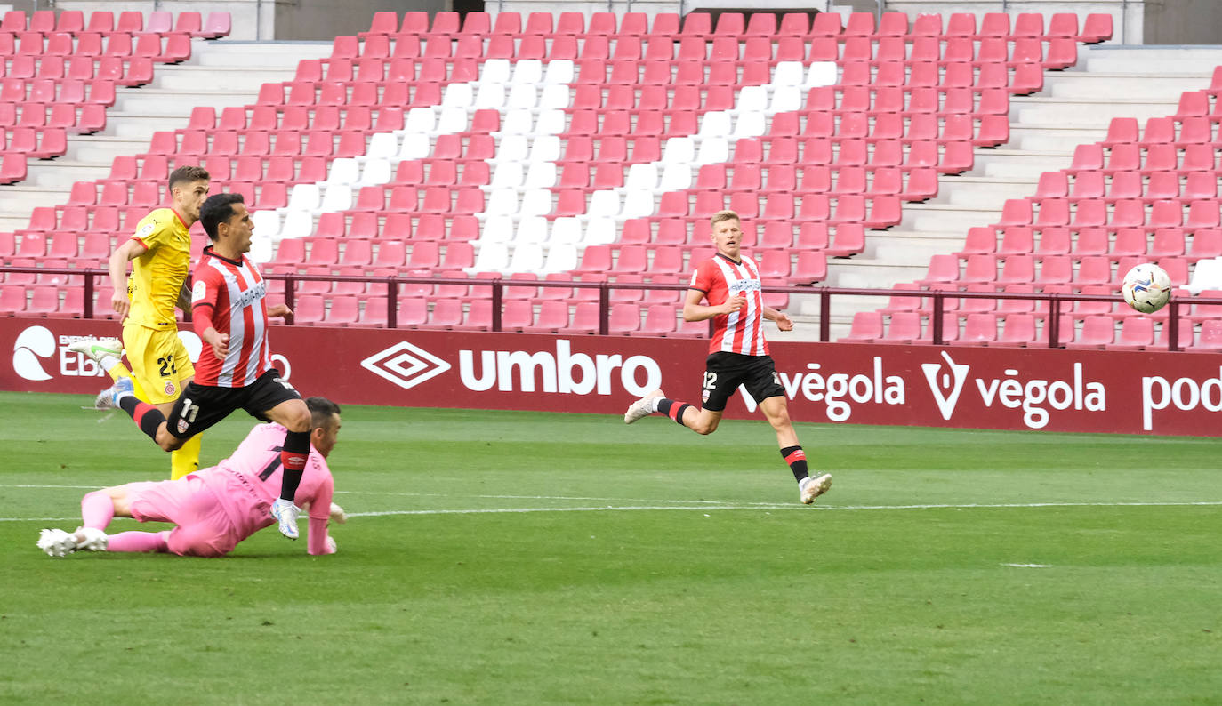 Fotos: Las imágenes de la dura derrota de la UD Logroñés ante el Girona