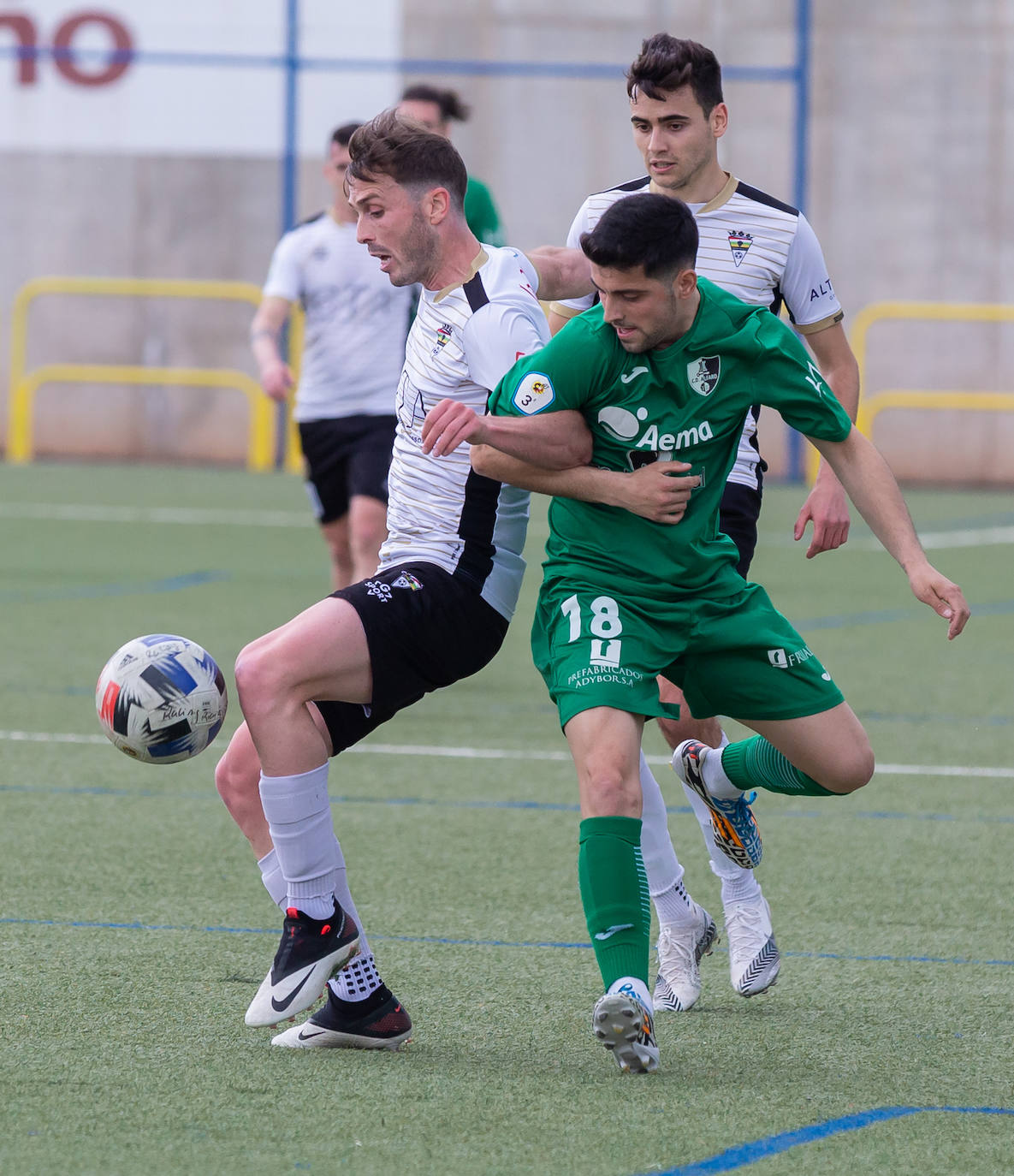 Fotos: Cara y cruz para el Racing Rioja y el Alfaro