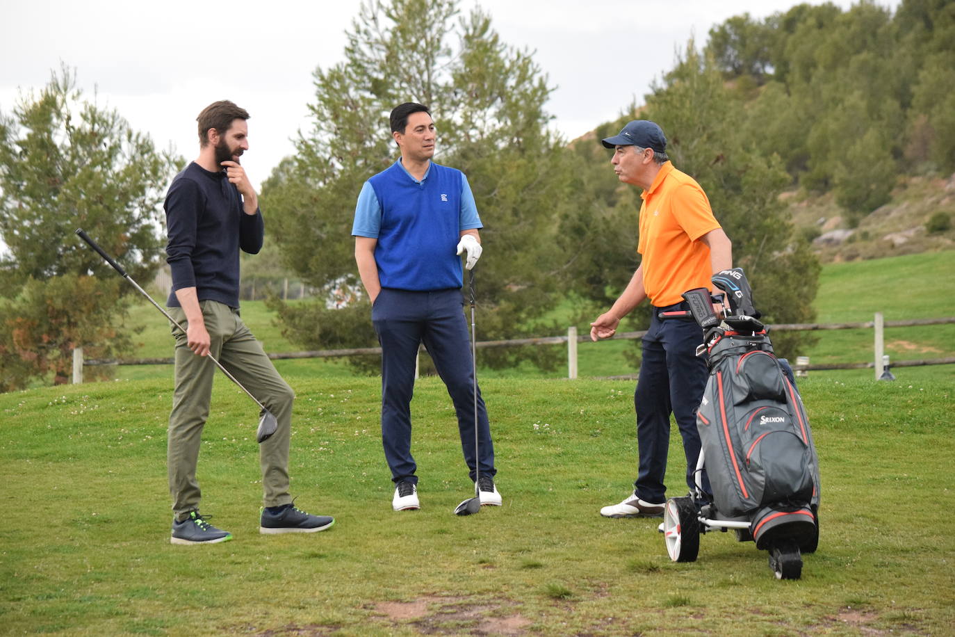 Los participantes en el torneo Bodegas Altanza de la Liga de Golf y Vino disfrutaron de un gran día de gol en El Campo de Logroño.