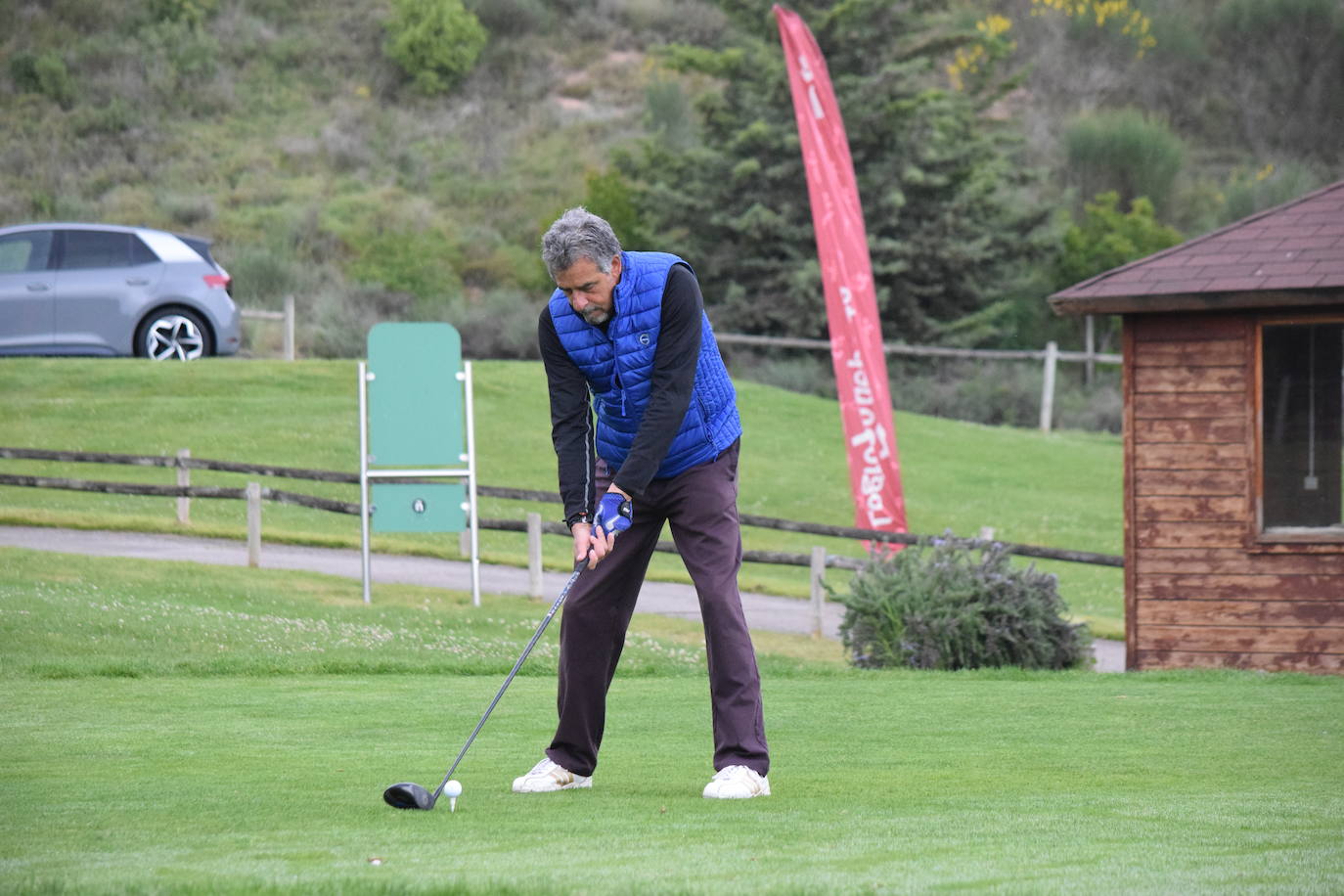 Los participantes en el torneo Bodegas Altanza de la Liga de Golf y Vino disfrutaron de un gran día de gol en El Campo de Logroño.