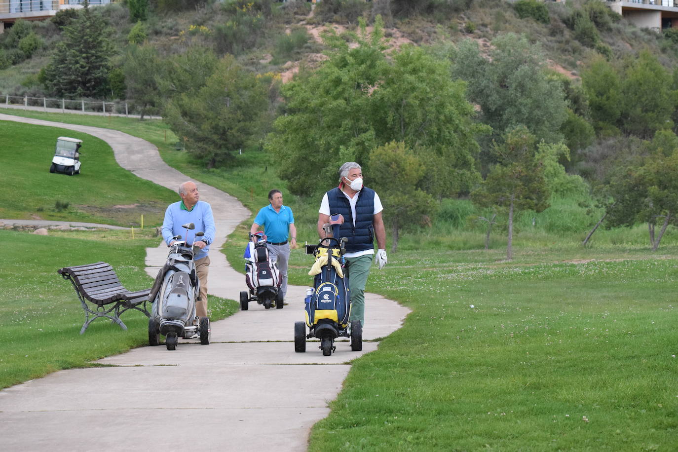 Los participantes en el torneo Bodegas Altanza de la Liga de Golf y Vino disfrutaron de un gran día de gol en El Campo de Logroño.