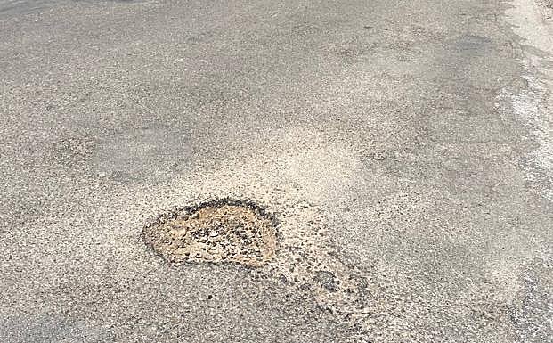 Baches en el camino de las piscinas de Calahorra. 