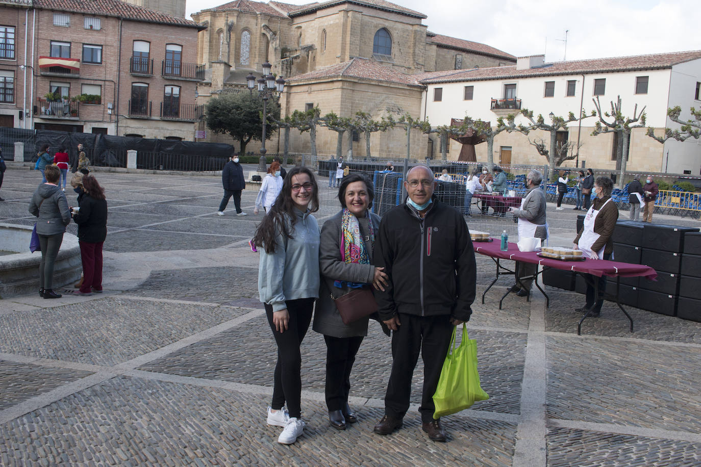 Reparto del Almuerzo del Santo, en la festividad de Santo Domingo de la Calzada