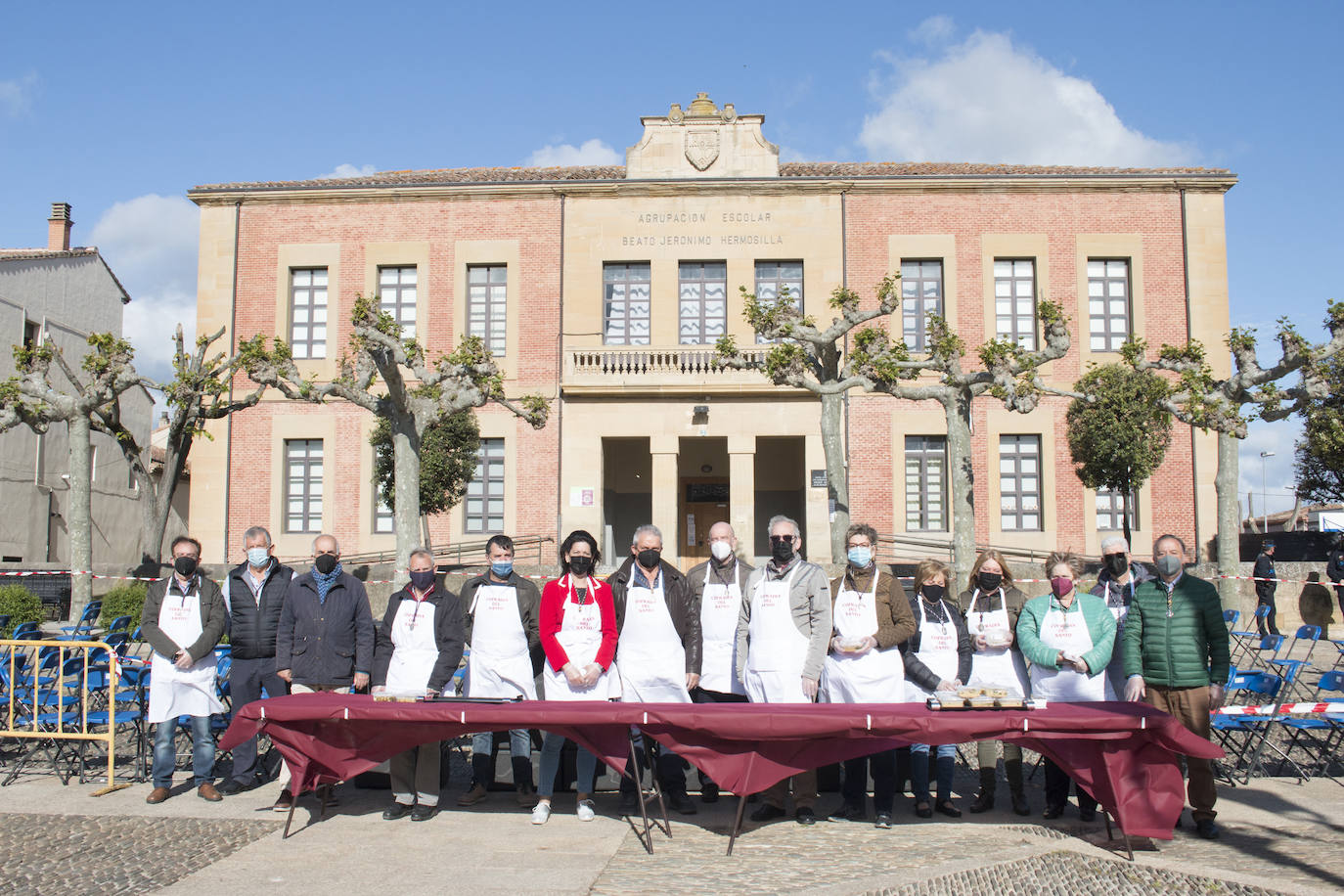 Reparto del Almuerzo del Santo, en la festividad de Santo Domingo de la Calzada