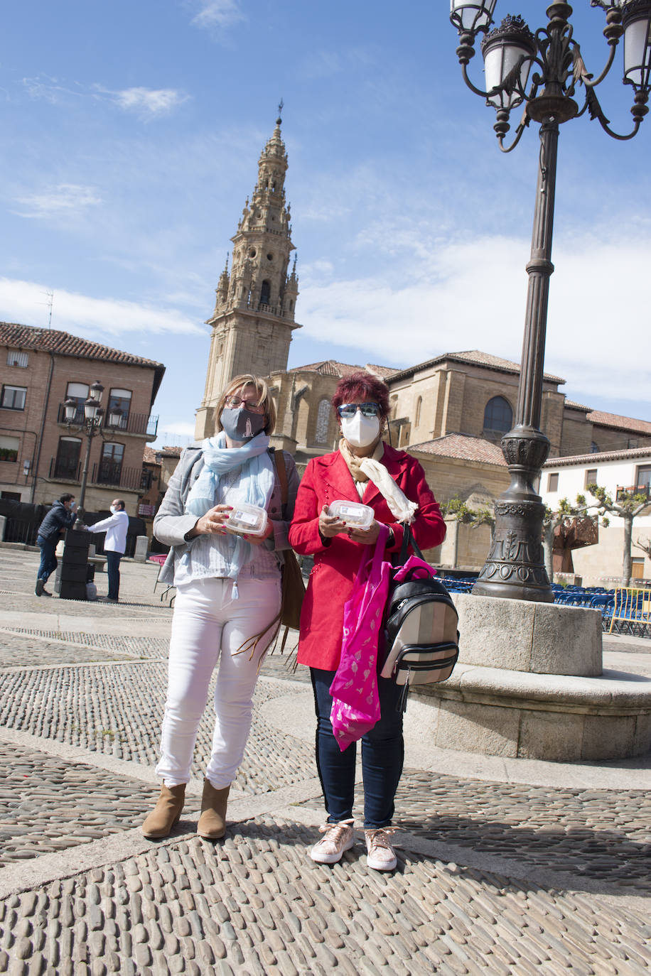 Reparto del Almuerzo del Santo, en la festividad de Santo Domingo de la Calzada