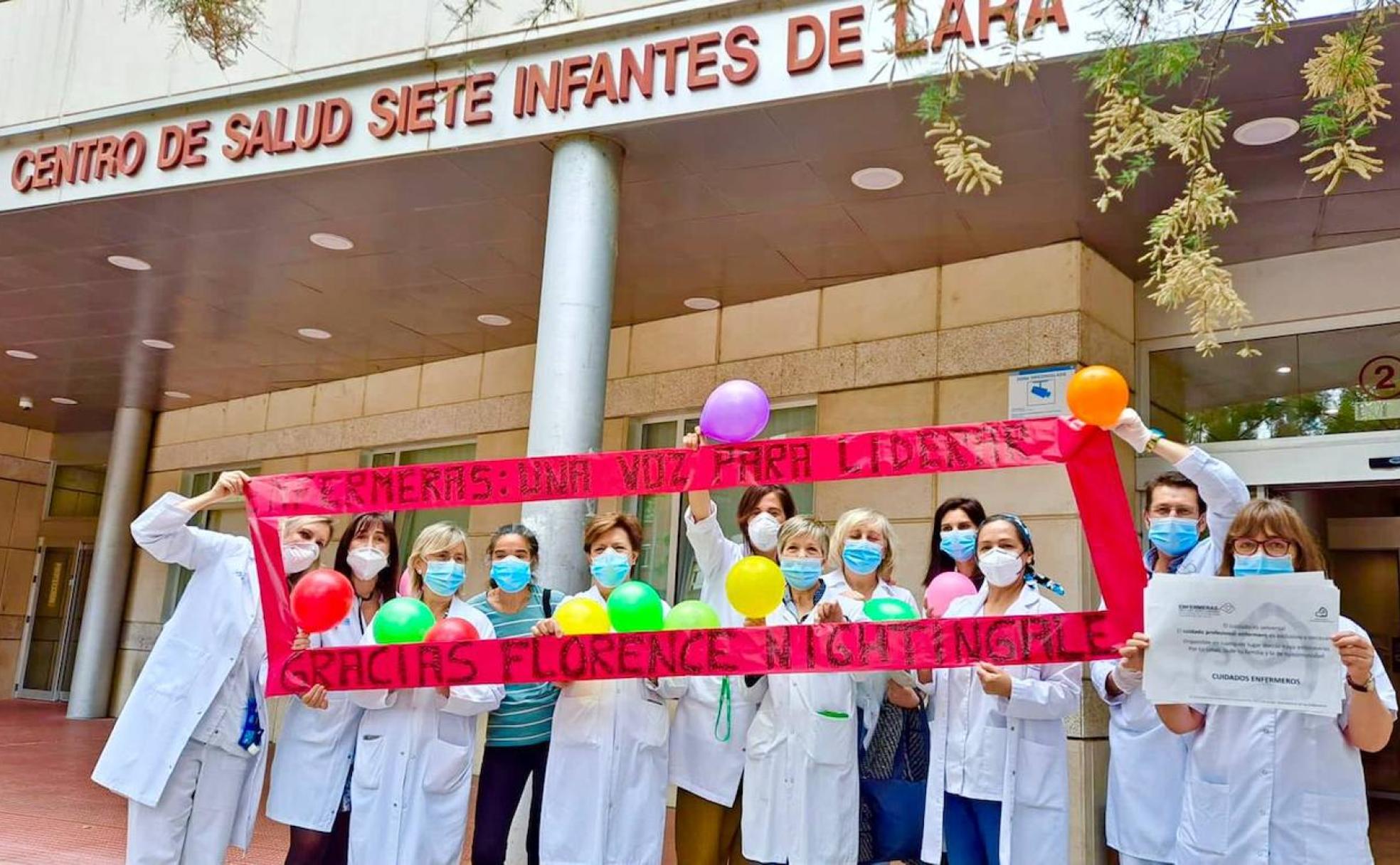 Enfermeras del centro de salud Siete Infantes de Lara de Logroño, en su reivindicación de este miércoles. 