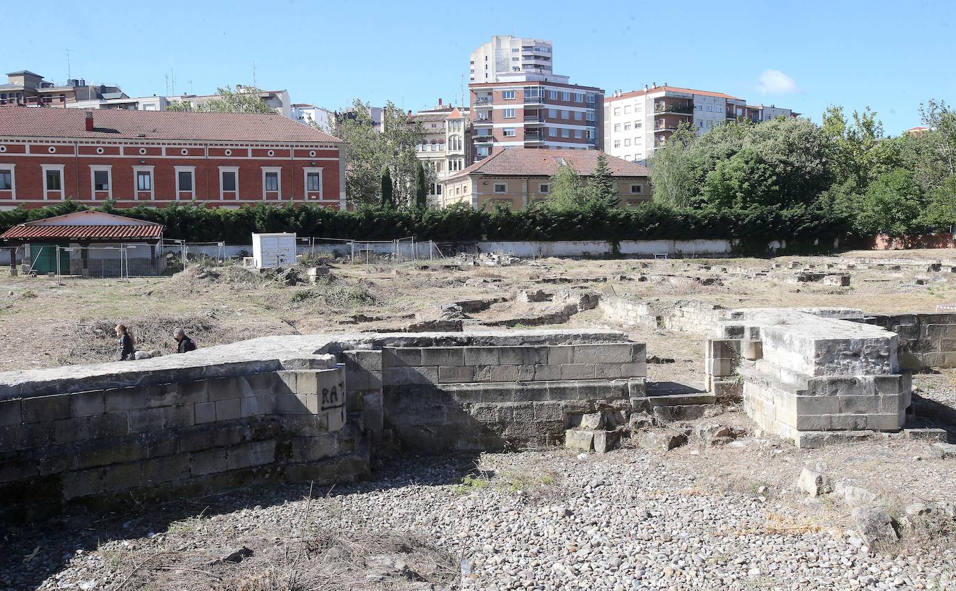 Fotos: Visita al recinto histórico logroñés de Valbuena