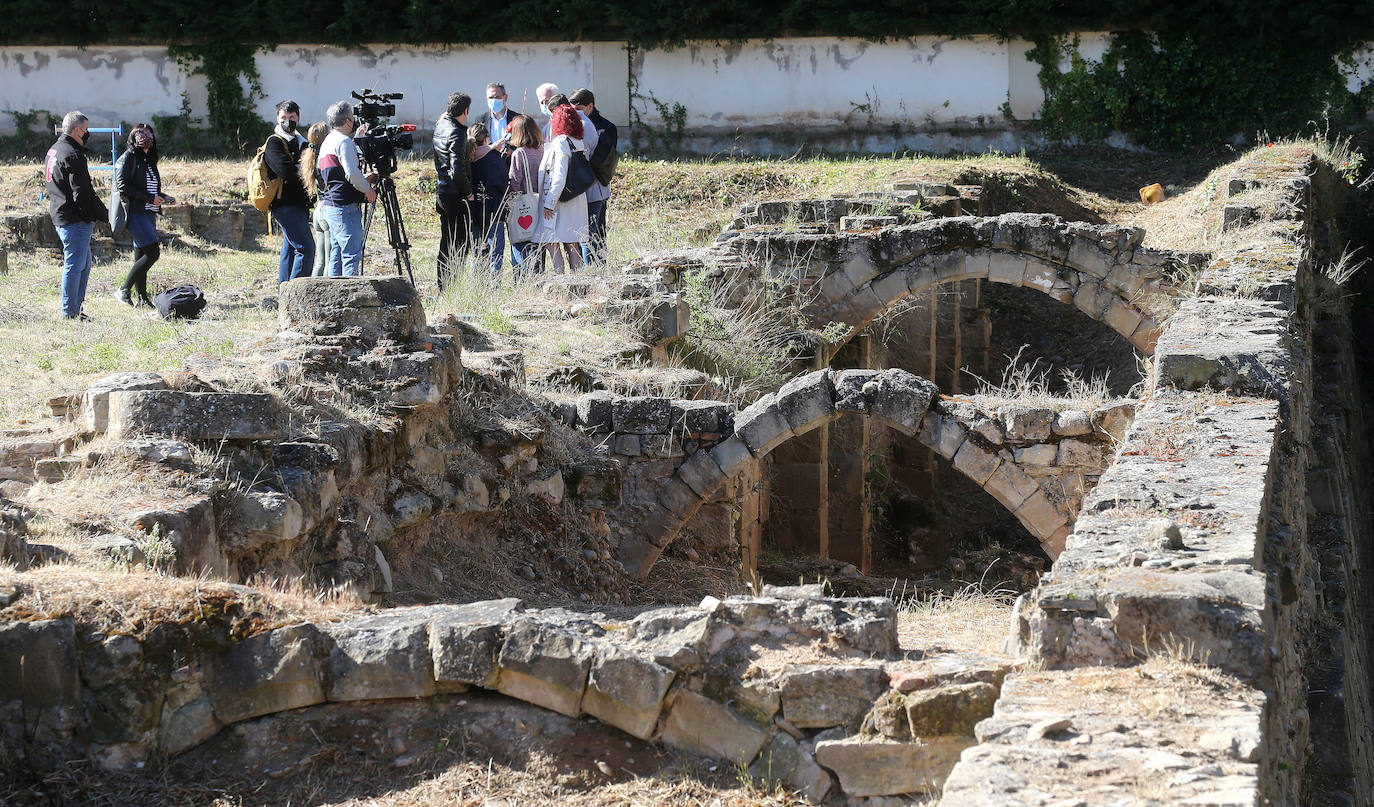 Fotos: Visita al recinto histórico logroñés de Valbuena