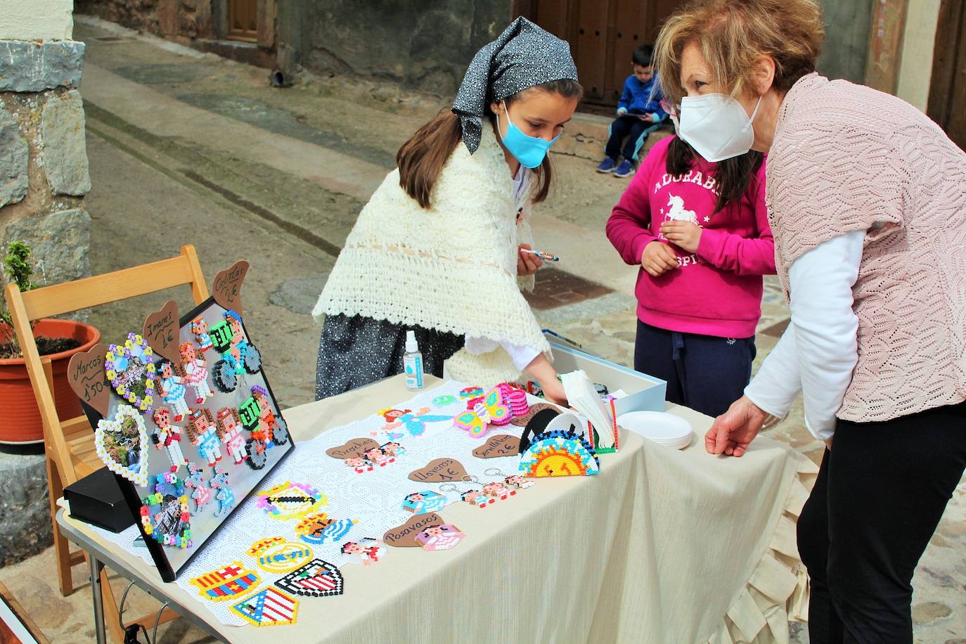 Fotos: Nieva recupera los mercados de artesanía y producción local en Nieva