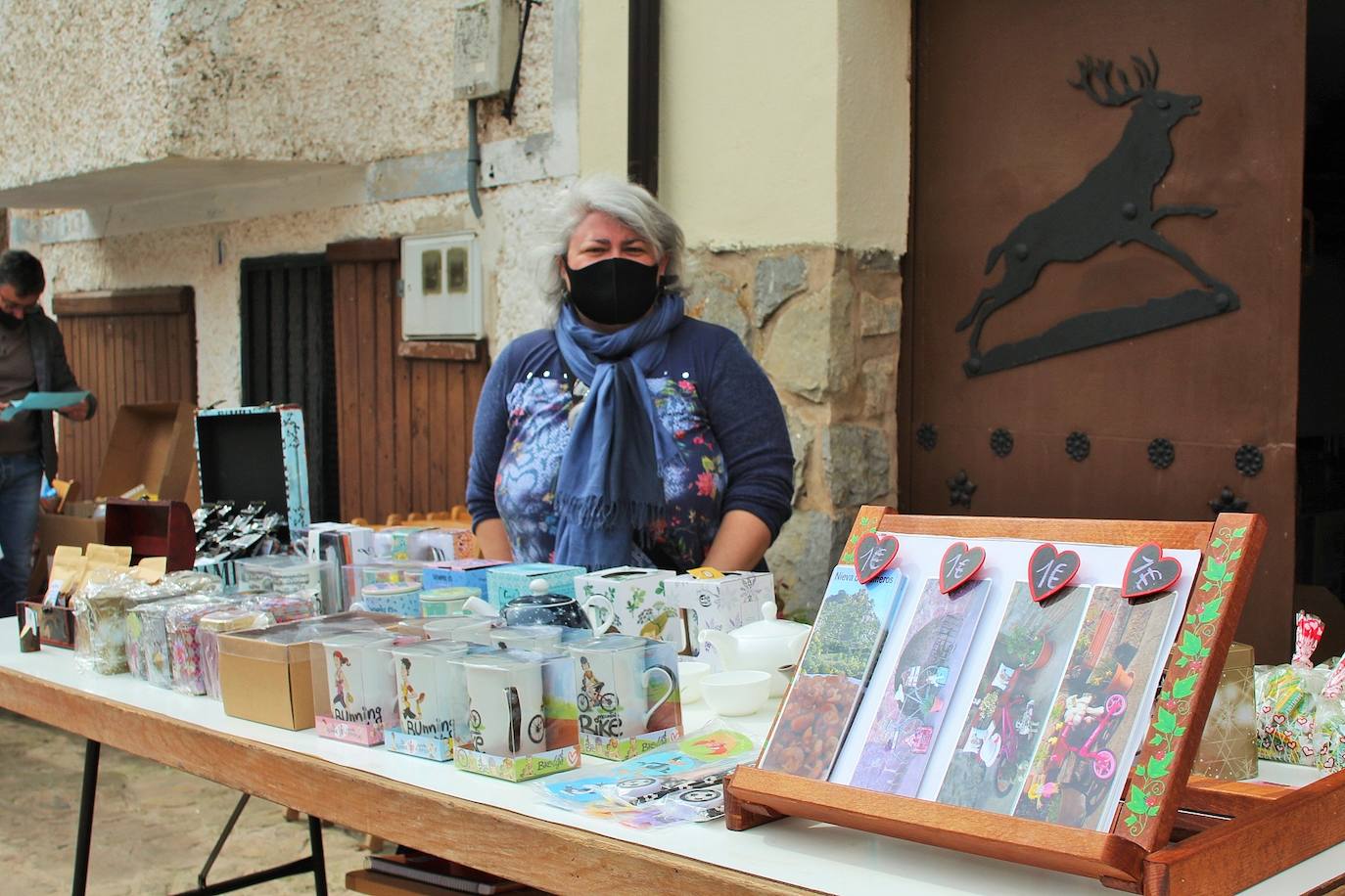 Fotos: Nieva recupera los mercados de artesanía y producción local en Nieva