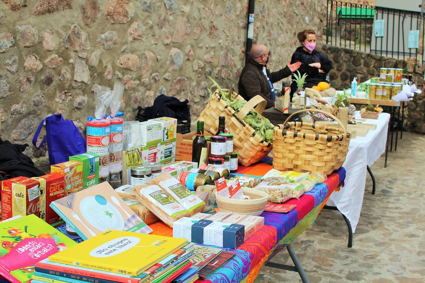 Fotos: Nieva recupera los mercados de artesanía y producción local en Nieva