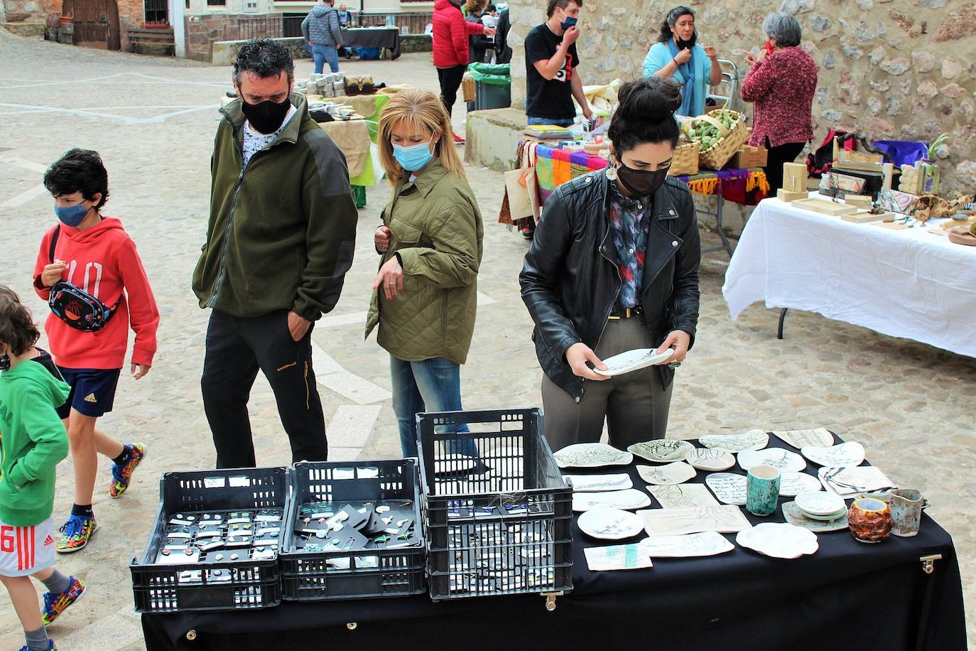 Fotos: Nieva recupera los mercados de artesanía y producción local en Nieva