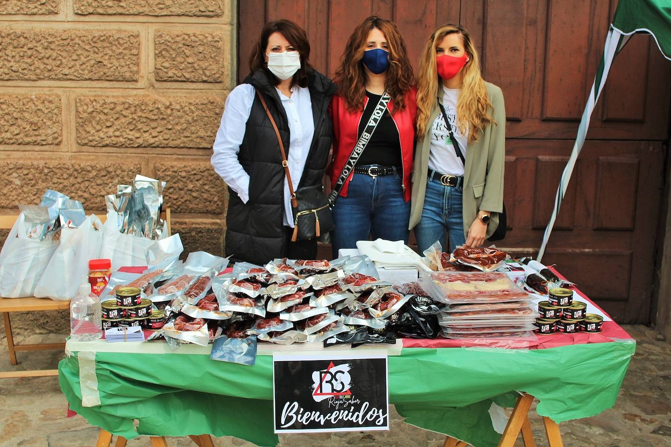 Fotos: Nieva recupera los mercados de artesanía y producción local en Nieva