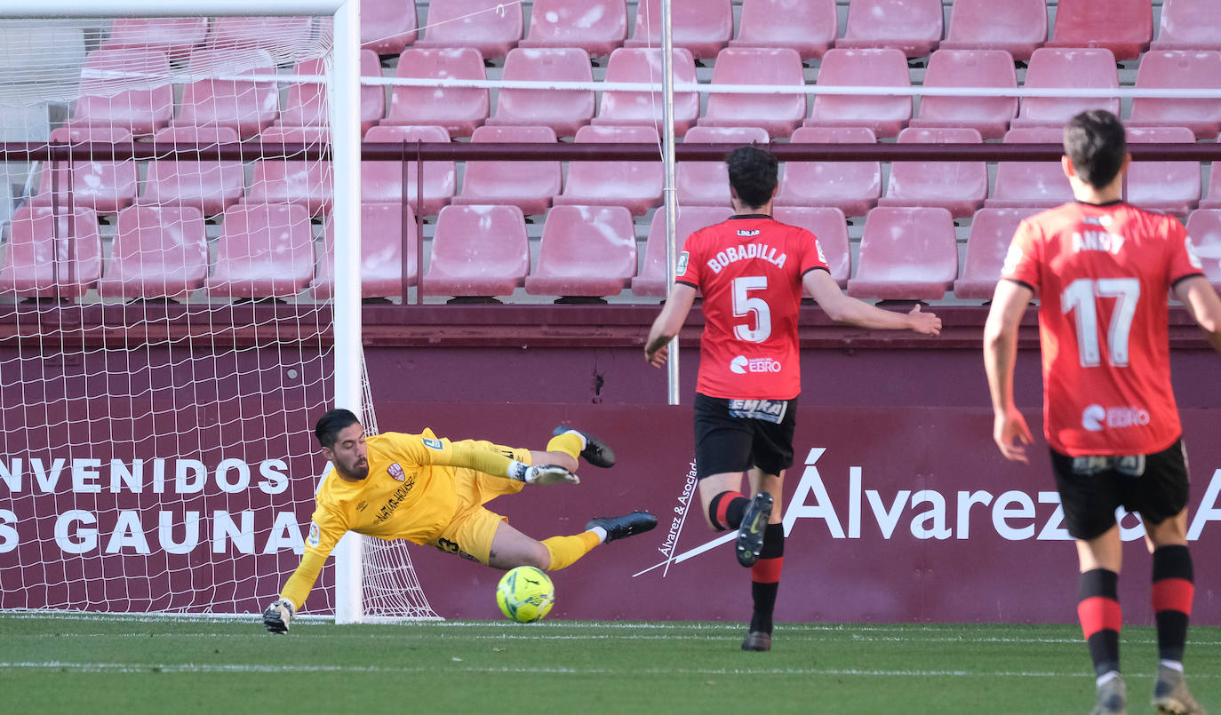 Fotos: Las imágenes de la victoria de la UD Logroñés sobre el Fuenlabrada
