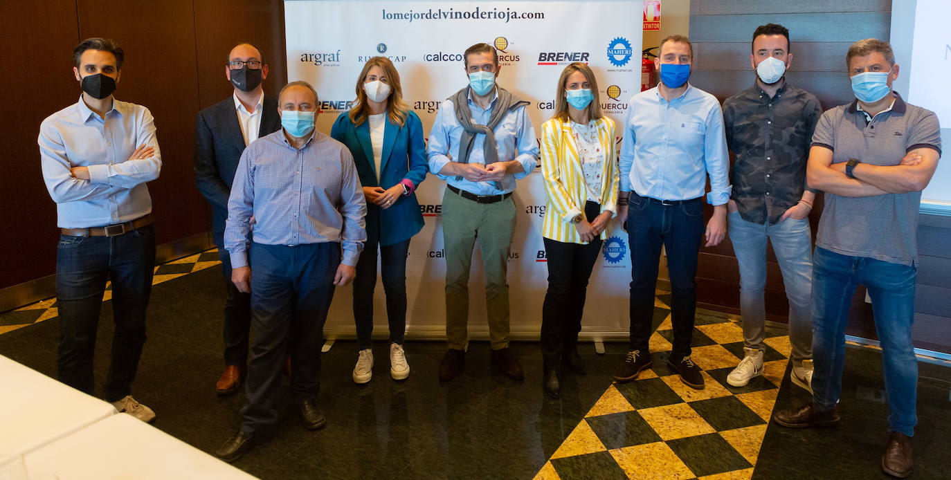 Bodegas Valdelacierva presentó anoche en los salones del Restaurante Delicatto la colección casi completa de sus elaboraciones de Rioja para el club de catas de lomejordelvinoderioja.com