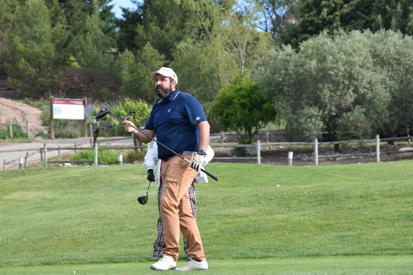 Los participantes el el torneo Bodegas Marco Real de la Liga de Golf y Vino disfrutaron de un gran día de golf en El Campo de Logroño.