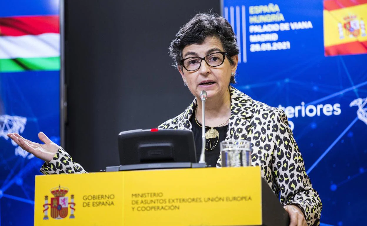 La ministra de Asuntos Exteriores, Unión Europea y Cooperación, Arancha González Laya en rueda de prensa. 