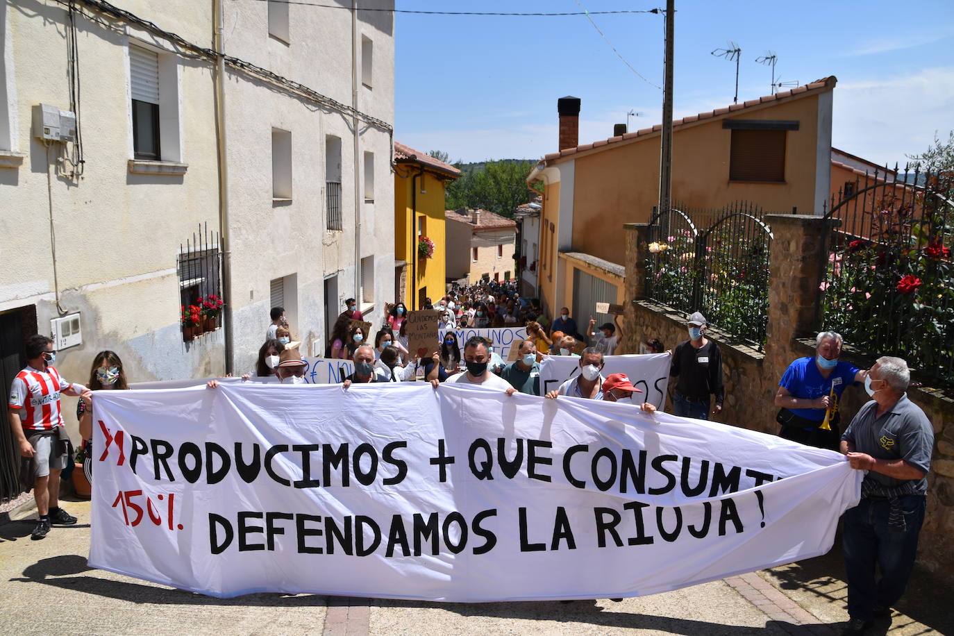 Fotos: Marcha contra los &#039;gigantes&#039; en el valle de Ocón