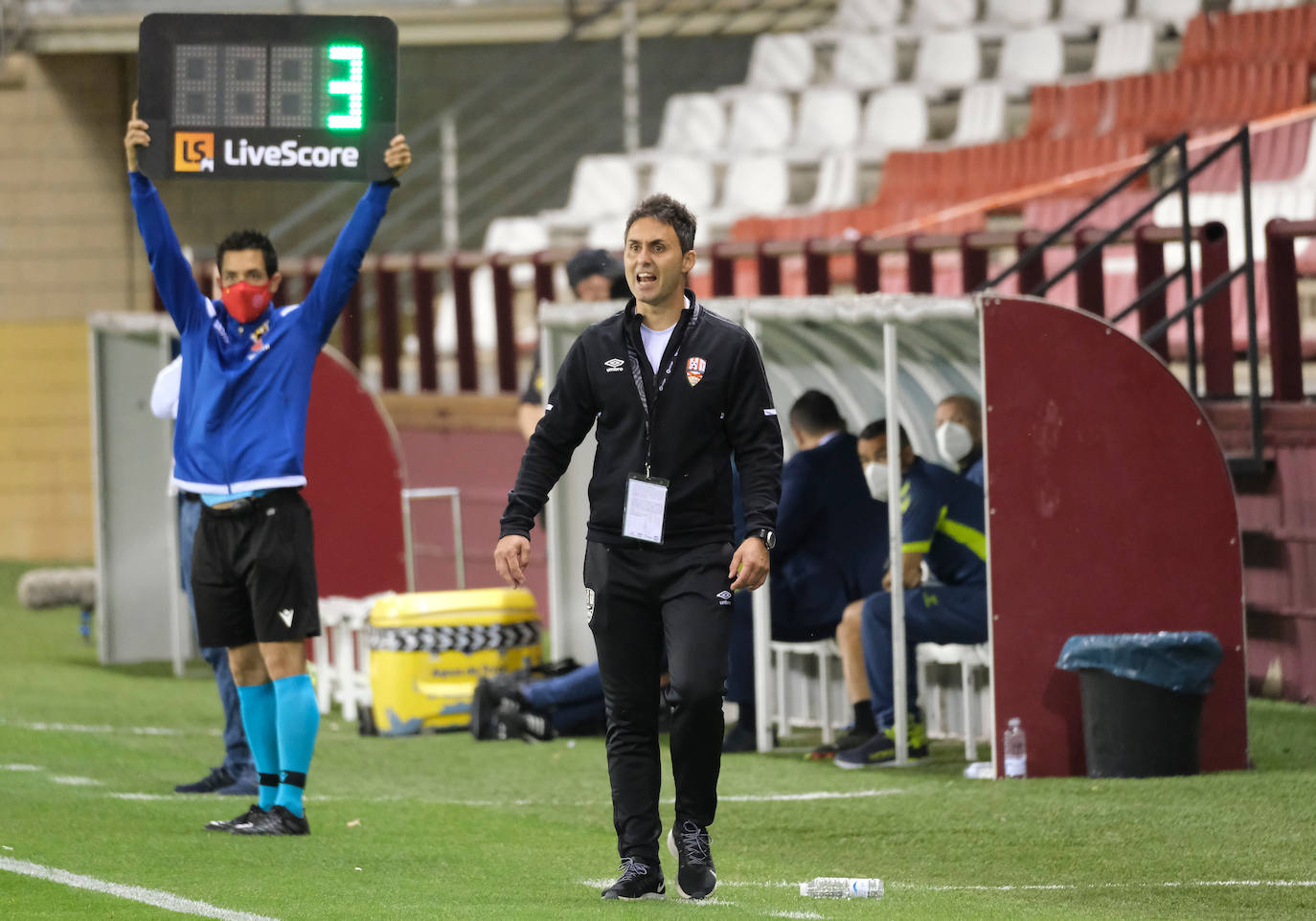 Fotos: Las imágenes de la tristeza de la UD Logroñés tras el descenso