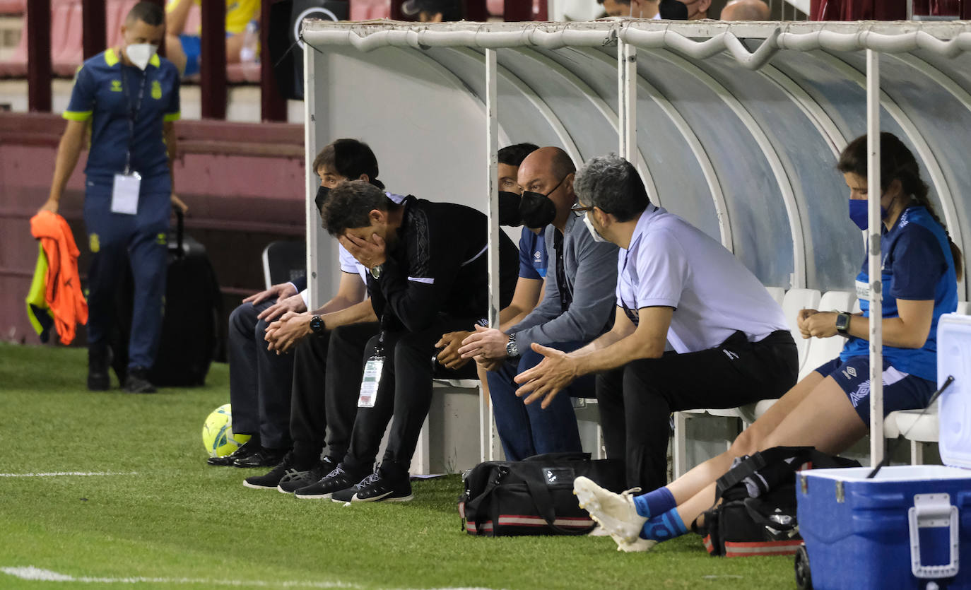 Fotos: Las imágenes de la tristeza de la UD Logroñés tras el descenso