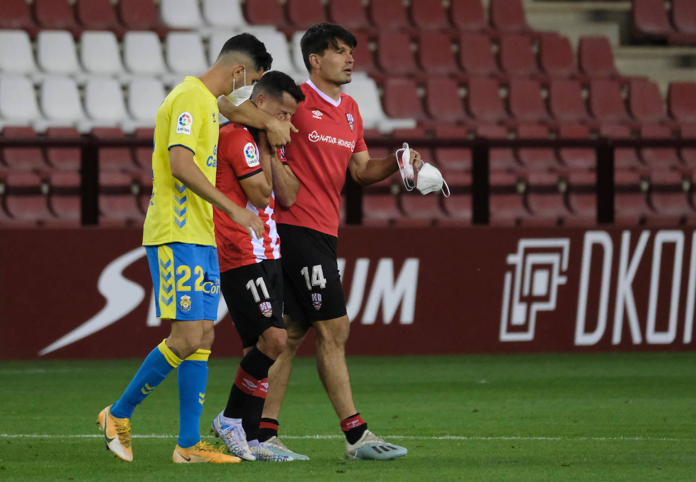 Fotos: Las imágenes de la tristeza de la UD Logroñés tras el descenso