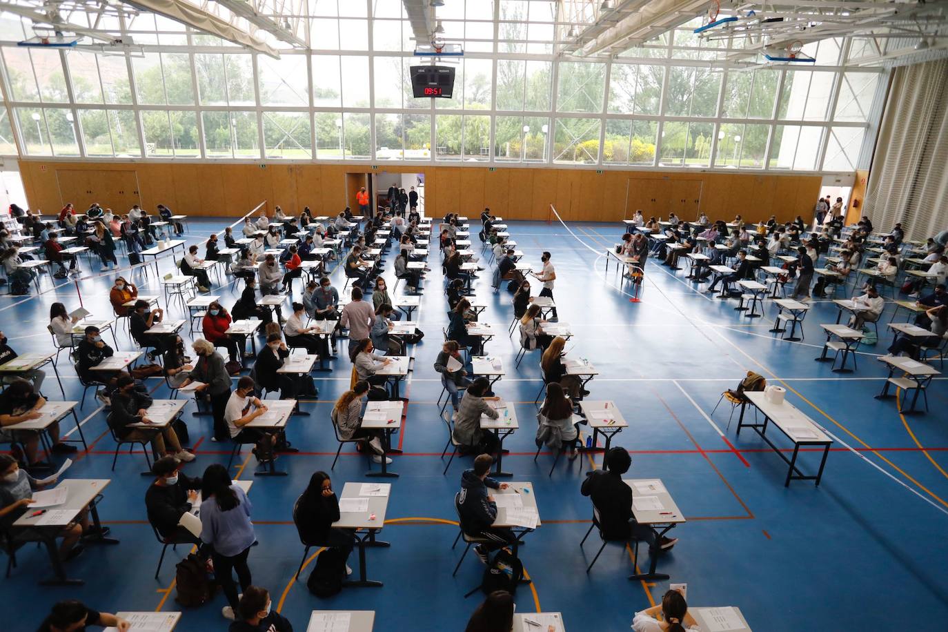 1.456 estudiantes de La Rioja comienzan la EBAU en diez sedes para evitar contagios de COVID. 