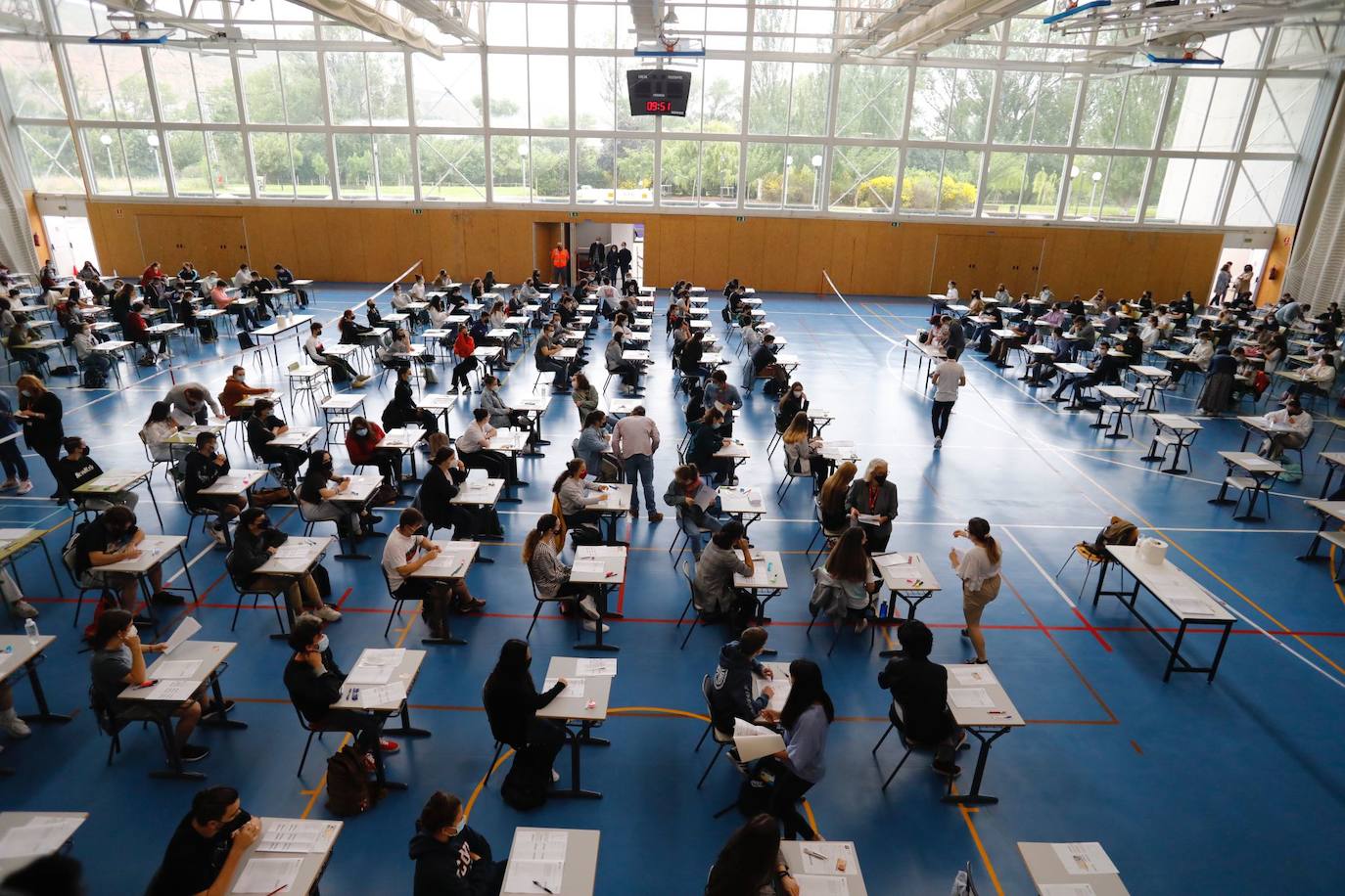 1.456 estudiantes de La Rioja comienzan la EBAU en diez sedes para evitar contagios de COVID. 