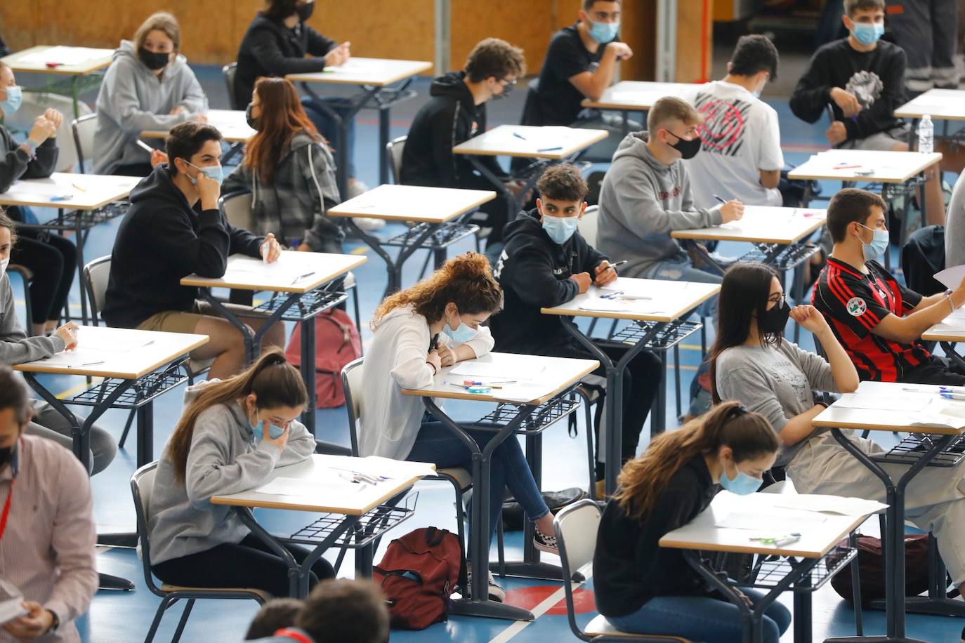 1.456 estudiantes de La Rioja comienzan la EBAU en diez sedes para evitar contagios de COVID. 