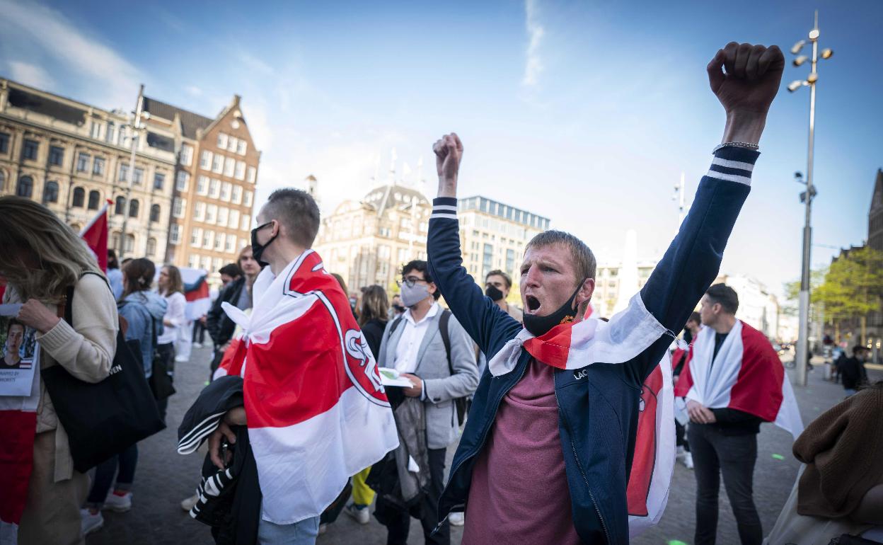 Protestas en la plaza Dam Square.